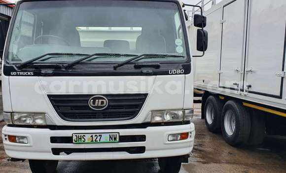 Acheter Occasion Voiture Nissan Urvan Blanc à Beitbridge, Matabeleland South Acheter Occasion Voiture Nissan Urvan Blanc à Beitbridge, Matabeleland South