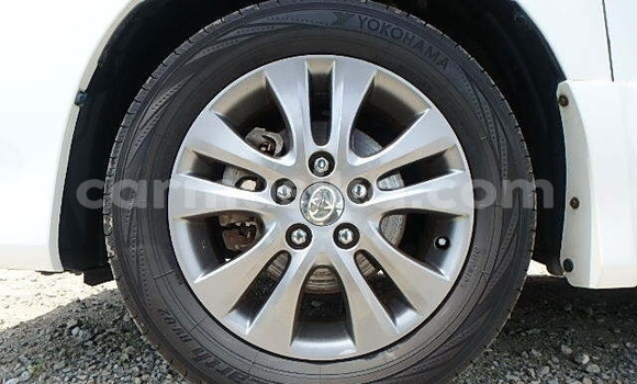 Acheter Occasion Voiture Toyota Voxy Blanc à Beitbridge, Matabeleland South Acheter Occasion Voiture Toyota Voxy Blanc à Beitbridge, Matabeleland South