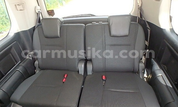 Acheter Occasion Voiture Toyota Voxy Blanc à Beitbridge, Matabeleland South Acheter Occasion Voiture Toyota Voxy Blanc à Beitbridge, Matabeleland South