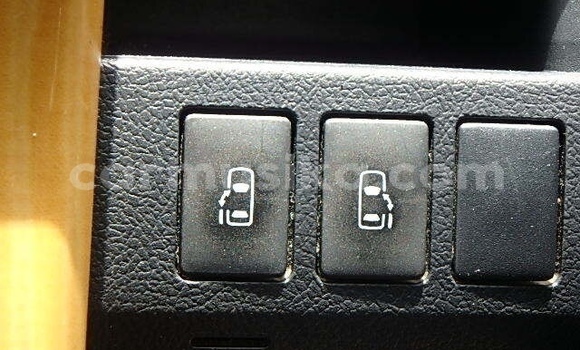 Acheter Occasion Voiture Toyota Voxy Blanc à Beitbridge, Matabeleland South Acheter Occasion Voiture Toyota Voxy Blanc à Beitbridge, Matabeleland South