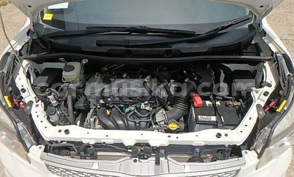 Acheter Occasion Voiture Toyota Voxy Blanc à Beitbridge, Matabeleland South Acheter Occasion Voiture Toyota Voxy Blanc à Beitbridge, Matabeleland South