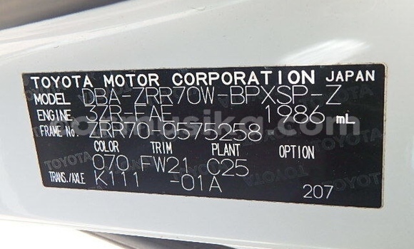 Acheter Occasion Voiture Toyota Voxy Blanc à Beitbridge, Matabeleland South Acheter Occasion Voiture Toyota Voxy Blanc à Beitbridge, Matabeleland South