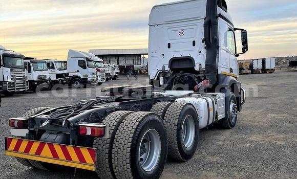 Acheter Occasion Voiture Mercedes‒Benz 600 Blanc à Beitbridge, Matabeleland South Acheter Occasion Voiture Mercedes‒Benz 600 Blanc à Beitbridge, Matabeleland South