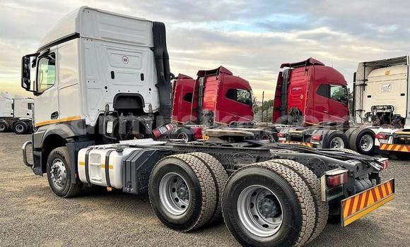 Acheter Occasion Voiture Mercedes‒Benz 600 Blanc à Beitbridge, Matabeleland South Acheter Occasion Voiture Mercedes‒Benz 600 Blanc à Beitbridge, Matabeleland South