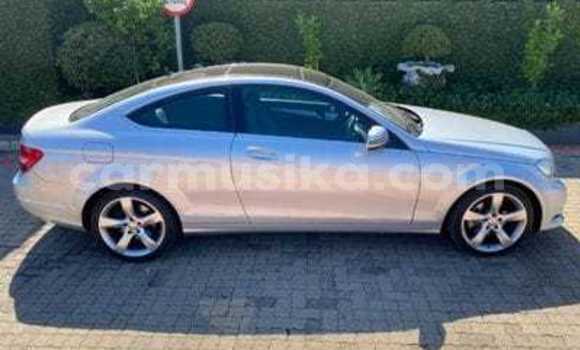 Acheter Occasion Voiture Mercedes-Benz C-Classe Gris à Beitbridge, Matabeleland South Acheter Occasion Voiture Mercedes-Benz C-Classe Gris à Beitbridge, Matabeleland South