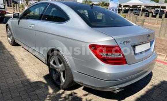Acheter Occasion Voiture Mercedes-Benz C-Classe Gris à Beitbridge, Matabeleland South Acheter Occasion Voiture Mercedes-Benz C-Classe Gris à Beitbridge, Matabeleland South