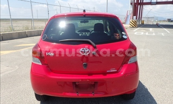 Acheter Occasion Voiture Toyota Vitz Rouge à Beitbridge, Matabeleland South Acheter Occasion Voiture Toyota Vitz Rouge à Beitbridge, Matabeleland South