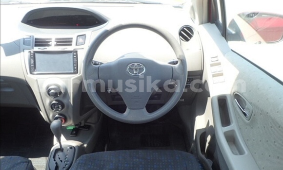 Acheter Occasion Voiture Toyota Vitz Rouge à Beitbridge, Matabeleland South Acheter Occasion Voiture Toyota Vitz Rouge à Beitbridge, Matabeleland South