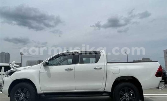 Tenga Imported Toyota Hilux Zvimwe Mota in Beitbridge in Matabeleland South Tenga Imported Toyota Hilux Zvimwe Mota in Beitbridge in Matabeleland South