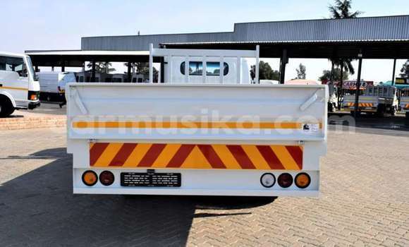 Buy Used Nissan UD White Truck in Beitbridge in Matabeleland South Buy Used Nissan UD White Truck in Beitbridge in Matabeleland South