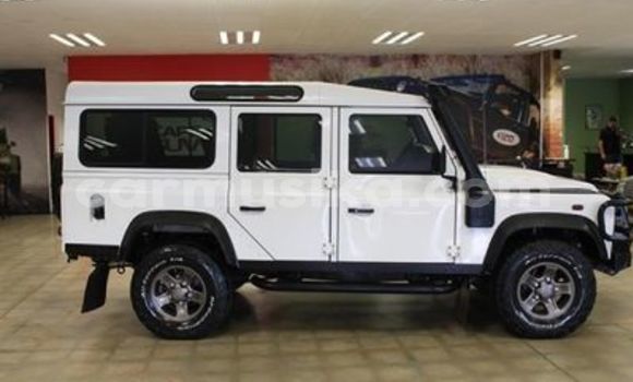 Acheter Occasion Voiture Land Rover Defender Blanc à Beitbridge, Matabeleland South Acheter Occasion Voiture Land Rover Defender Blanc à Beitbridge, Matabeleland South