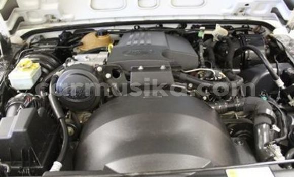 Acheter Occasion Voiture Land Rover Defender Blanc à Beitbridge, Matabeleland South Acheter Occasion Voiture Land Rover Defender Blanc à Beitbridge, Matabeleland South