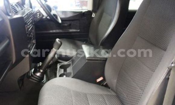 Acheter Occasion Voiture Land Rover Defender Blanc à Beitbridge, Matabeleland South Acheter Occasion Voiture Land Rover Defender Blanc à Beitbridge, Matabeleland South