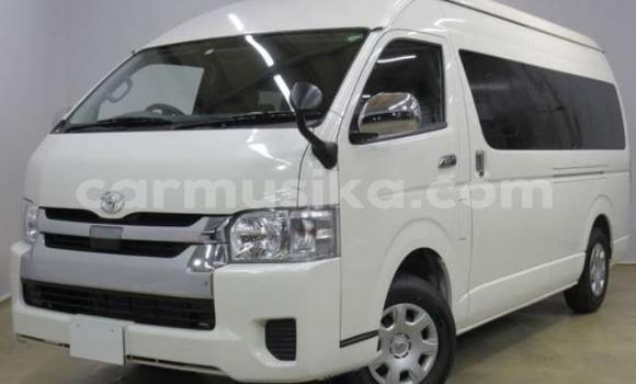 Buy Import Toyota Hiace Other Car in Beitbridge in Matabeleland South Buy Import Toyota Hiace Other Car in Beitbridge in Matabeleland South