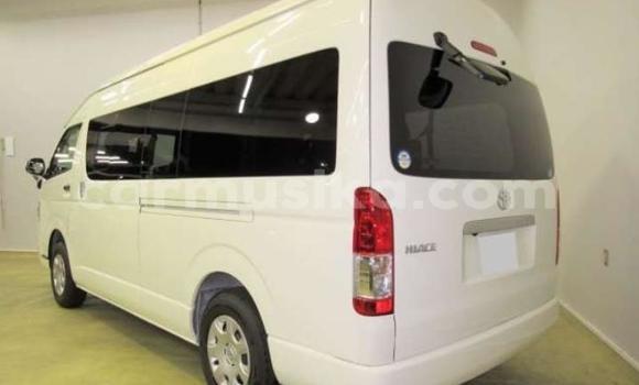 Buy Import Toyota Hiace Other Car in Beitbridge in Matabeleland South Buy Import Toyota Hiace Other Car in Beitbridge in Matabeleland South