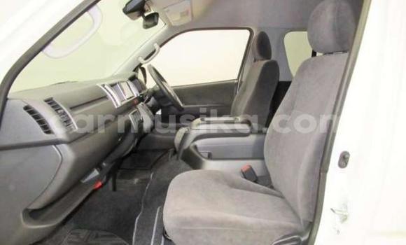 Buy Import Toyota Hiace Other Car in Beitbridge in Matabeleland South Buy Import Toyota Hiace Other Car in Beitbridge in Matabeleland South
