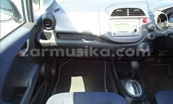 Acheter Occasion Voiture Honda Fit Bleu à Beitbridge, Matabeleland South Acheter Occasion Voiture Honda Fit Bleu à Beitbridge, Matabeleland South