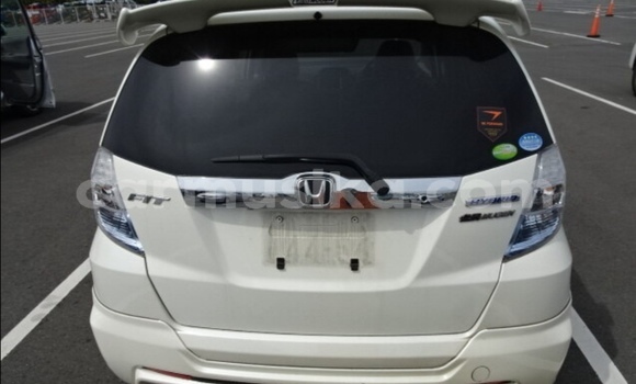 Acheter Occasion Voiture Honda Fit Blanc à Beitbridge, Matabeleland South Acheter Occasion Voiture Honda Fit Blanc à Beitbridge, Matabeleland South