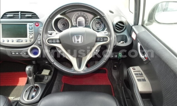 Acheter Occasion Voiture Honda Fit Blanc à Beitbridge, Matabeleland South Acheter Occasion Voiture Honda Fit Blanc à Beitbridge, Matabeleland South