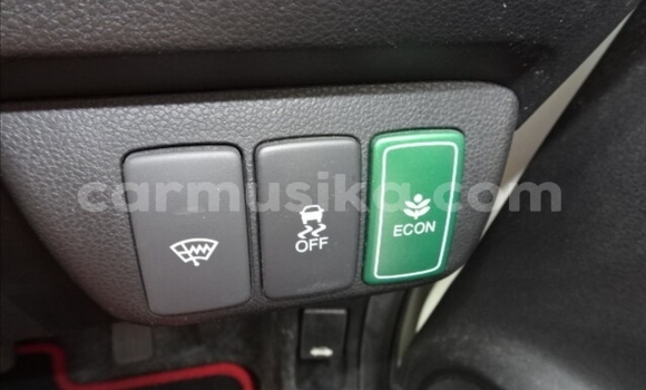 Acheter Occasion Voiture Honda Fit Blanc à Beitbridge, Matabeleland South Acheter Occasion Voiture Honda Fit Blanc à Beitbridge, Matabeleland South