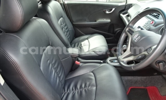 Acheter Occasion Voiture Honda Fit Blanc à Beitbridge, Matabeleland South Acheter Occasion Voiture Honda Fit Blanc à Beitbridge, Matabeleland South