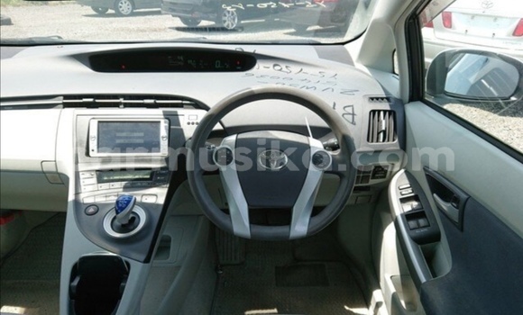 Buy Used Toyota Prius Blue Car in Beitbridge in Matabeleland South Buy Used Toyota Prius Blue Car in Beitbridge in Matabeleland South