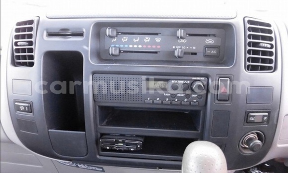 Nunua Ilio tumika Toyota Dyna Nyeupe Lori ndani ya Beitbridge nchini Matabeleland Kusini Nunua Ilio tumika Toyota Dyna Nyeupe Lori ndani ya Beitbridge nchini Matabeleland Kusini