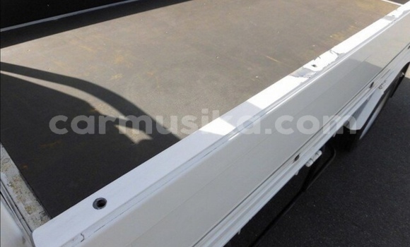 Nunua Ilio tumika Toyota Dyna Nyeupe Lori ndani ya Beitbridge nchini Matabeleland Kusini Nunua Ilio tumika Toyota Dyna Nyeupe Lori ndani ya Beitbridge nchini Matabeleland Kusini