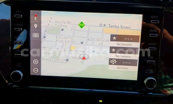 Tenga Tsaru Toyota Hilux Beige Mota in Emerald Hill in Harare Tenga Tsaru Toyota Hilux Beige Mota in Emerald Hill in Harare