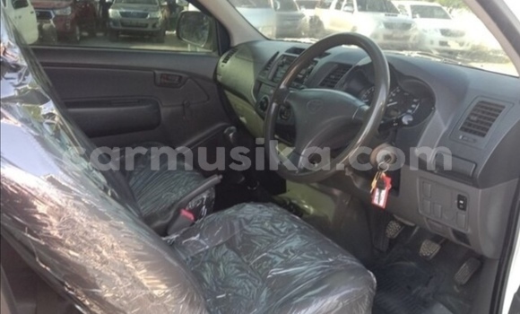 Nunua Ilio tumika Toyota Hilux Nyeupe Gari ndani ya Beitbridge nchini Matabeleland Kusini Nunua Ilio tumika Toyota Hilux Nyeupe Gari ndani ya Beitbridge nchini Matabeleland Kusini