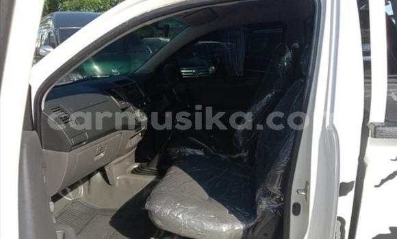 Nunua Ilio tumika Toyota Hilux Nyeupe Gari ndani ya Beitbridge nchini Matabeleland Kusini Nunua Ilio tumika Toyota Hilux Nyeupe Gari ndani ya Beitbridge nchini Matabeleland Kusini