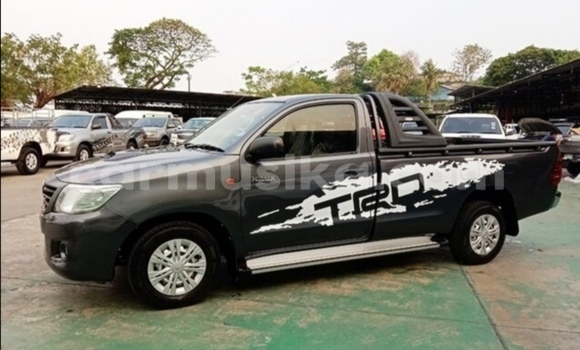 Acheter Occasion Voiture Toyota Hilux Noir à Beitbridge, Matabeleland South Acheter Occasion Voiture Toyota Hilux Noir à Beitbridge, Matabeleland South