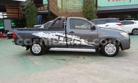 Acheter Occasion Voiture Toyota Hilux Noir à Beitbridge, Matabeleland South Acheter Occasion Voiture Toyota Hilux Noir à Beitbridge, Matabeleland South