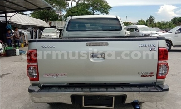Acheter Occasion Voiture Toyota Hilux Gris à Beitbridge, Matabeleland South Acheter Occasion Voiture Toyota Hilux Gris à Beitbridge, Matabeleland South