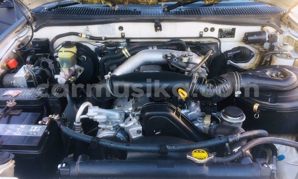 Tenga Tsaru Toyota Hilux Nhema Mota in Epworth in Harare Tenga Tsaru Toyota Hilux Nhema Mota in Epworth in Harare