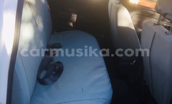 Tenga Tsaru Toyota Hilux Nhema Mota in Epworth in Harare Tenga Tsaru Toyota Hilux Nhema Mota in Epworth in Harare