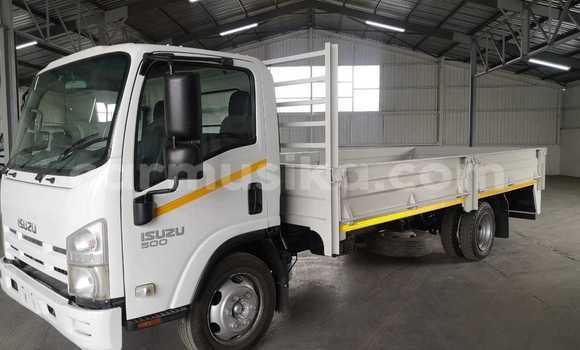 Tenga Tsaru Isuzu FTR 850 Chena Rori in Willowvale in Harare Tenga Tsaru Isuzu FTR 850 Chena Rori in Willowvale in Harare