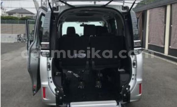 Tenga Imported Toyota Voxy Zvimwe Mota in Beitbridge in Matabeleland South Tenga Imported Toyota Voxy Zvimwe Mota in Beitbridge in Matabeleland South