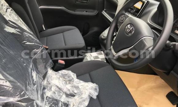 Tenga Imported Toyota Voxy Zvimwe Mota in Beitbridge in Matabeleland South Tenga Imported Toyota Voxy Zvimwe Mota in Beitbridge in Matabeleland South