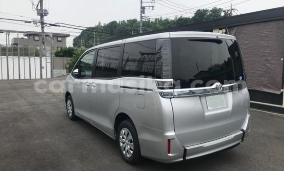 Tenga Imported Toyota Voxy Zvimwe Mota in Beitbridge in Matabeleland South Tenga Imported Toyota Voxy Zvimwe Mota in Beitbridge in Matabeleland South