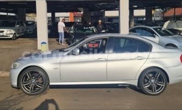 Acheter Occasion Voiture BMW 3–Series Blanc à Beitbridge, Matabeleland South Acheter Occasion Voiture BMW 3–Series Blanc à Beitbridge, Matabeleland South