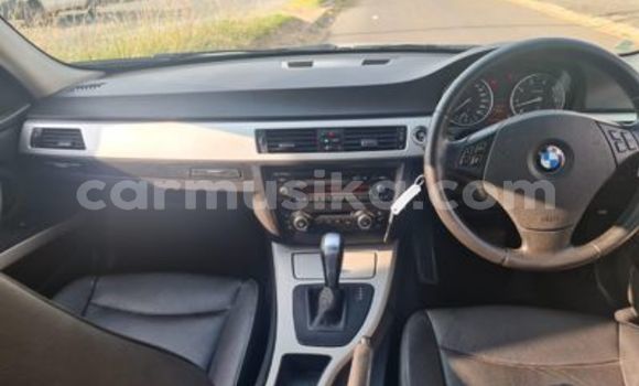 Acheter Occasion Voiture BMW 3–Series Blanc à Beitbridge, Matabeleland South Acheter Occasion Voiture BMW 3–Series Blanc à Beitbridge, Matabeleland South