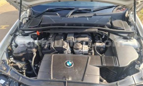 Acheter Occasion Voiture BMW 3–Series Blanc à Beitbridge, Matabeleland South Acheter Occasion Voiture BMW 3–Series Blanc à Beitbridge, Matabeleland South