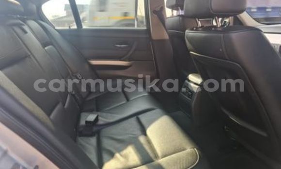 Acheter Occasion Voiture BMW 3–Series Blanc à Beitbridge, Matabeleland South Acheter Occasion Voiture BMW 3–Series Blanc à Beitbridge, Matabeleland South