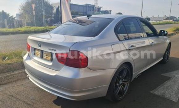 Acheter Occasion Voiture BMW 3–Series Blanc à Beitbridge, Matabeleland South Acheter Occasion Voiture BMW 3–Series Blanc à Beitbridge, Matabeleland South