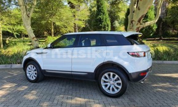 Tenga Tsaru Land Rover Range Rover Evoque Chena Mota in Beitbridge in Matabeleland South Tenga Tsaru Land Rover Range Rover Evoque Chena Mota in Beitbridge in Matabeleland South