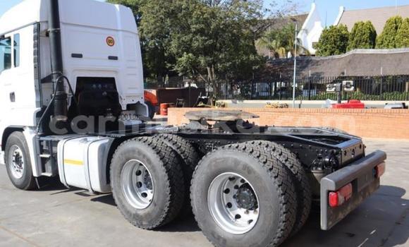 Acheter Occasion Voiture Marlin 5EXi Blanc à Beitbridge, Matabeleland South Acheter Occasion Voiture Marlin 5EXi Blanc à Beitbridge, Matabeleland South