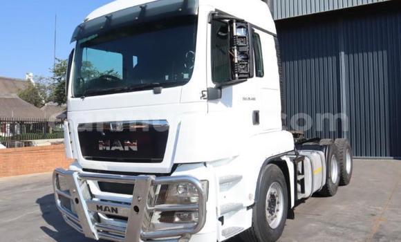 Acheter Occasion Voiture Marlin 5EXi Blanc à Beitbridge, Matabeleland South Acheter Occasion Voiture Marlin 5EXi Blanc à Beitbridge, Matabeleland South