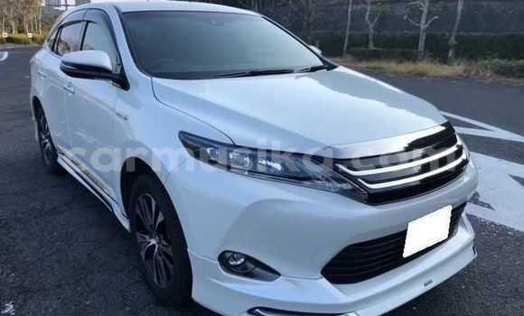 Buy Import Toyota Harrier White Car in Beitbridge in Matabeleland South