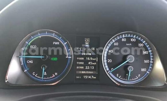 Acheter Import Voiture Toyota Harrier Blanc à Beitbridge, Matabeleland South Acheter Import Voiture Toyota Harrier Blanc à Beitbridge, Matabeleland South